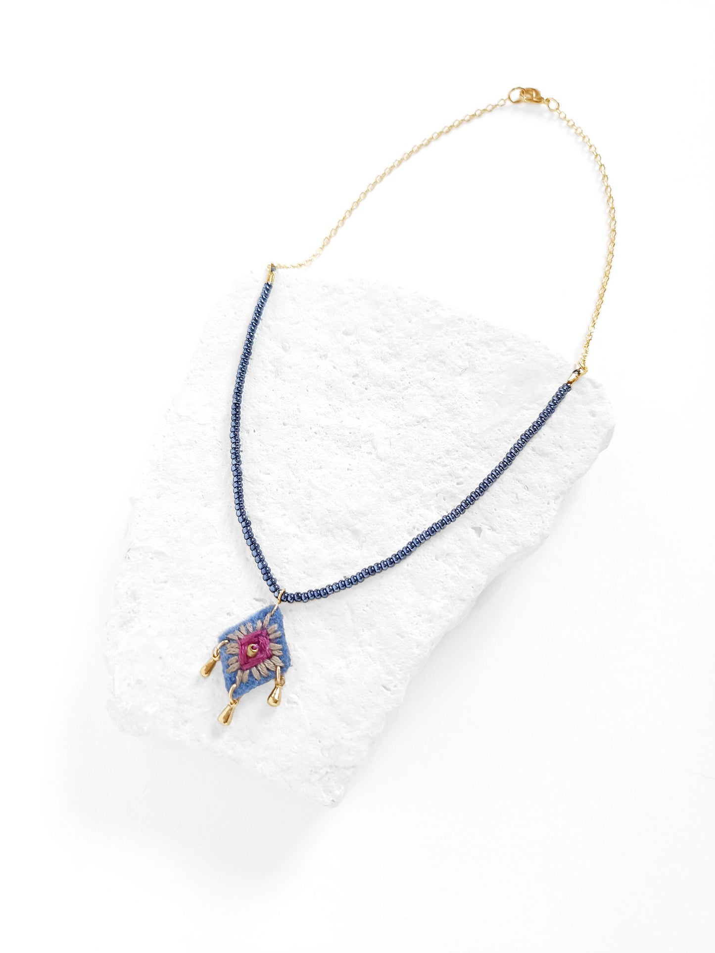 Collar Trino